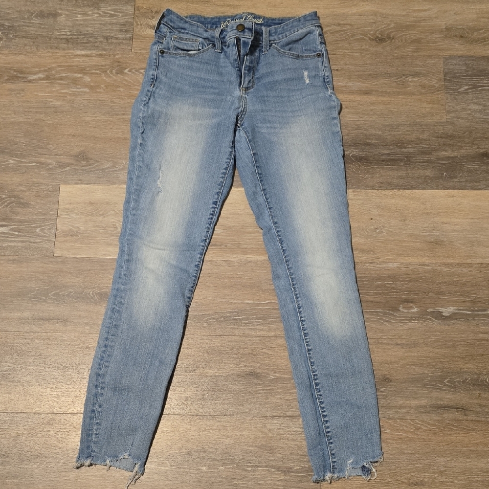 Universal Thread Light Blue Ankle Jeans